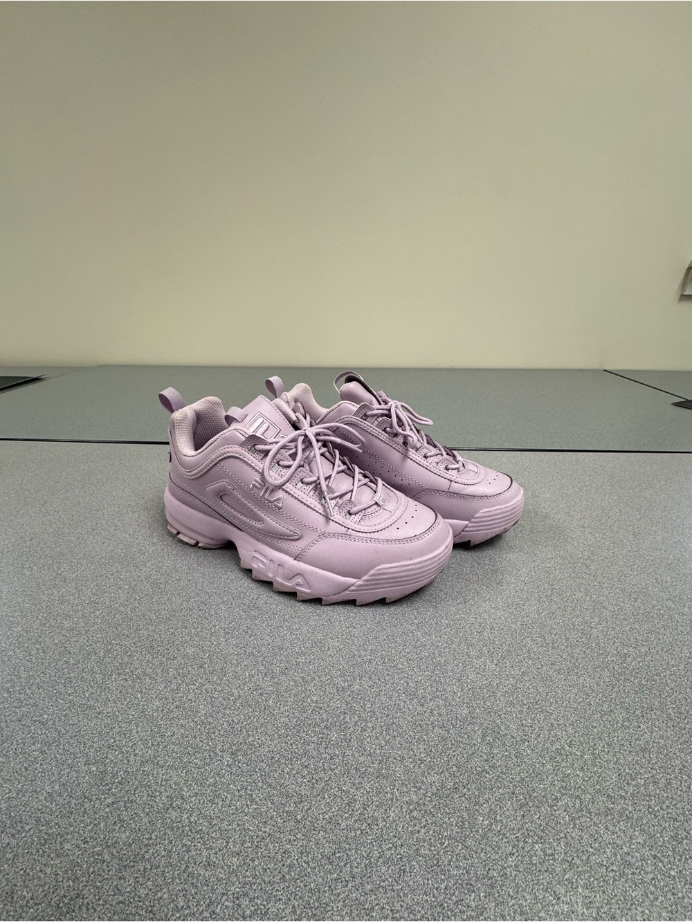USED-Women’s Fila Disruptor II Sneakers in Lavender SIZE 10